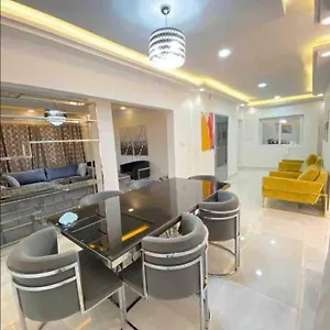 Luxe Idéalement Situé à Dakar
